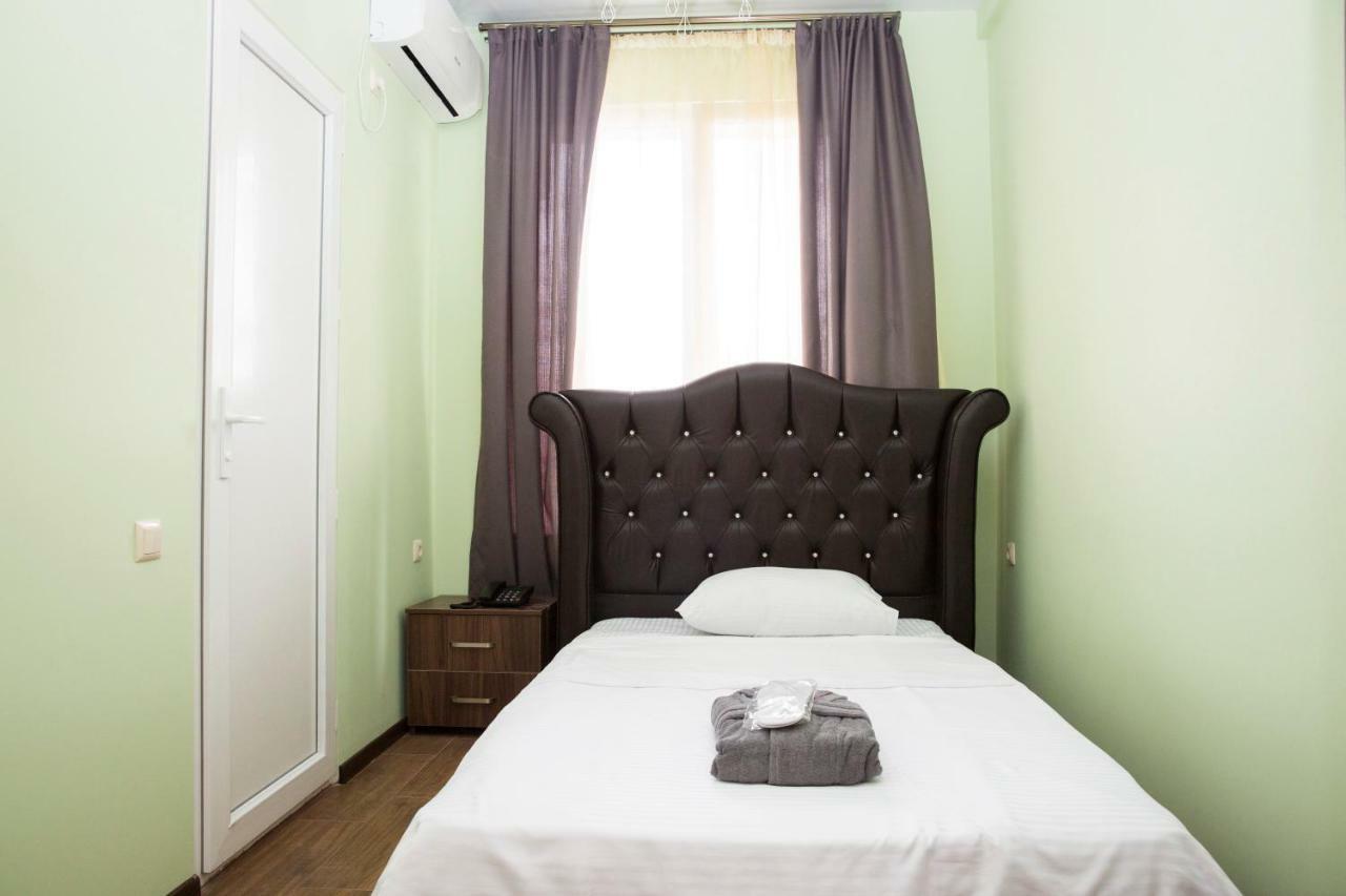 Hotel Maria Batumi Kültér fotó